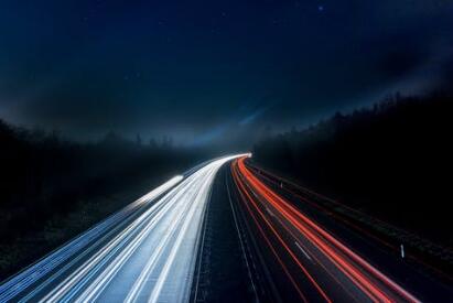 強(qiáng)光探照燈智能照明藝術(shù)設(shè)計介紹